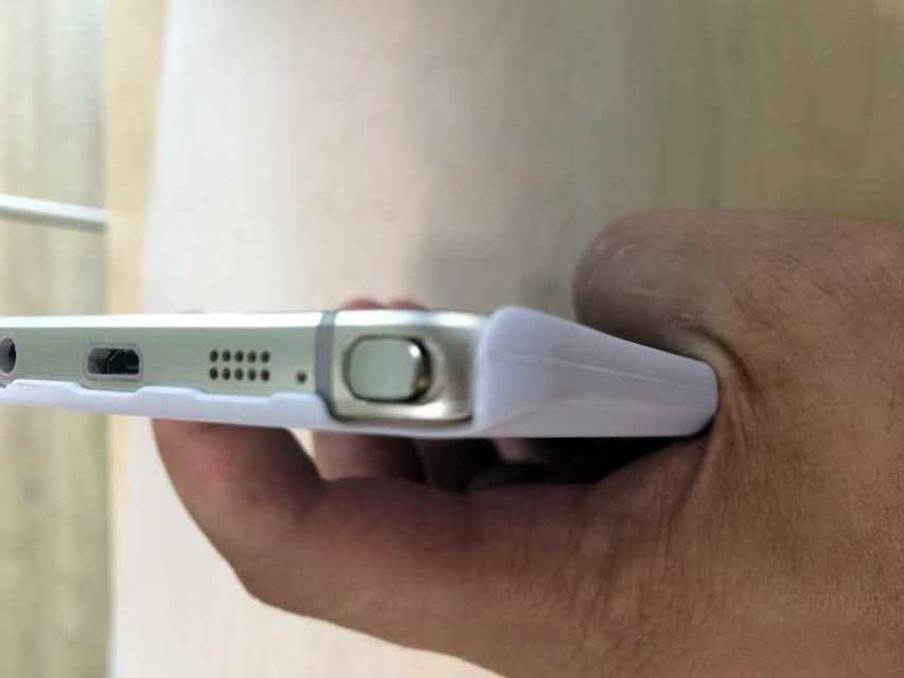 Noi imagini cu un prototip al lui Galaxy Note 5 samsung phablet 